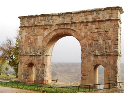 Qué ver en Soria - Arco de Medinaceli