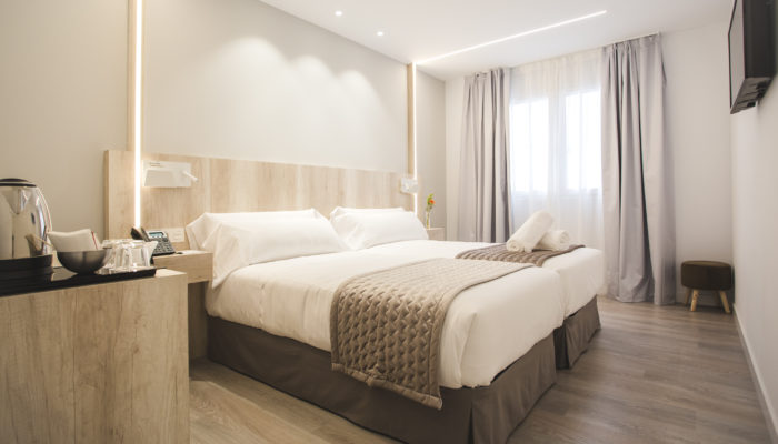 Habitación doble Hotel Ábaster en Soria