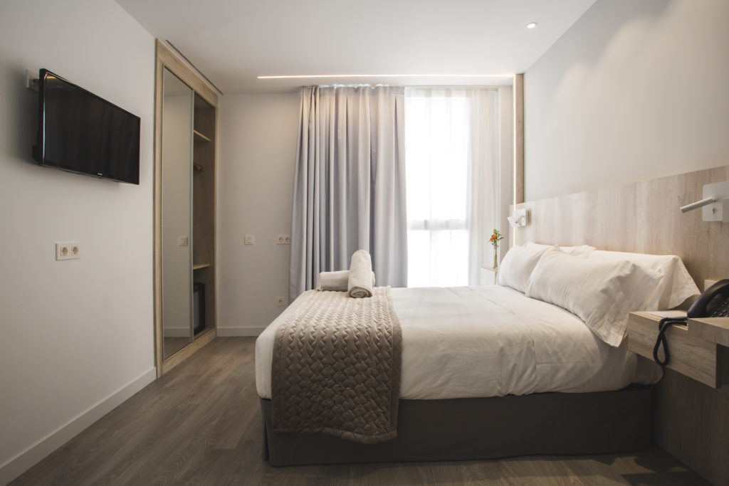 Habitación doble adaptada hotel Ábaster en Soria