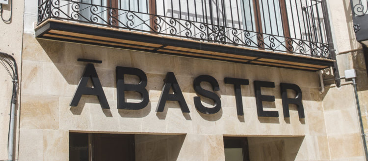 Fachada Hotel Ábaster en Soria