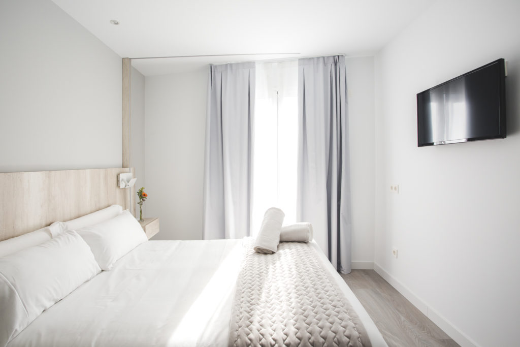 Habitación matrimonio hotel Ábaster en Soria